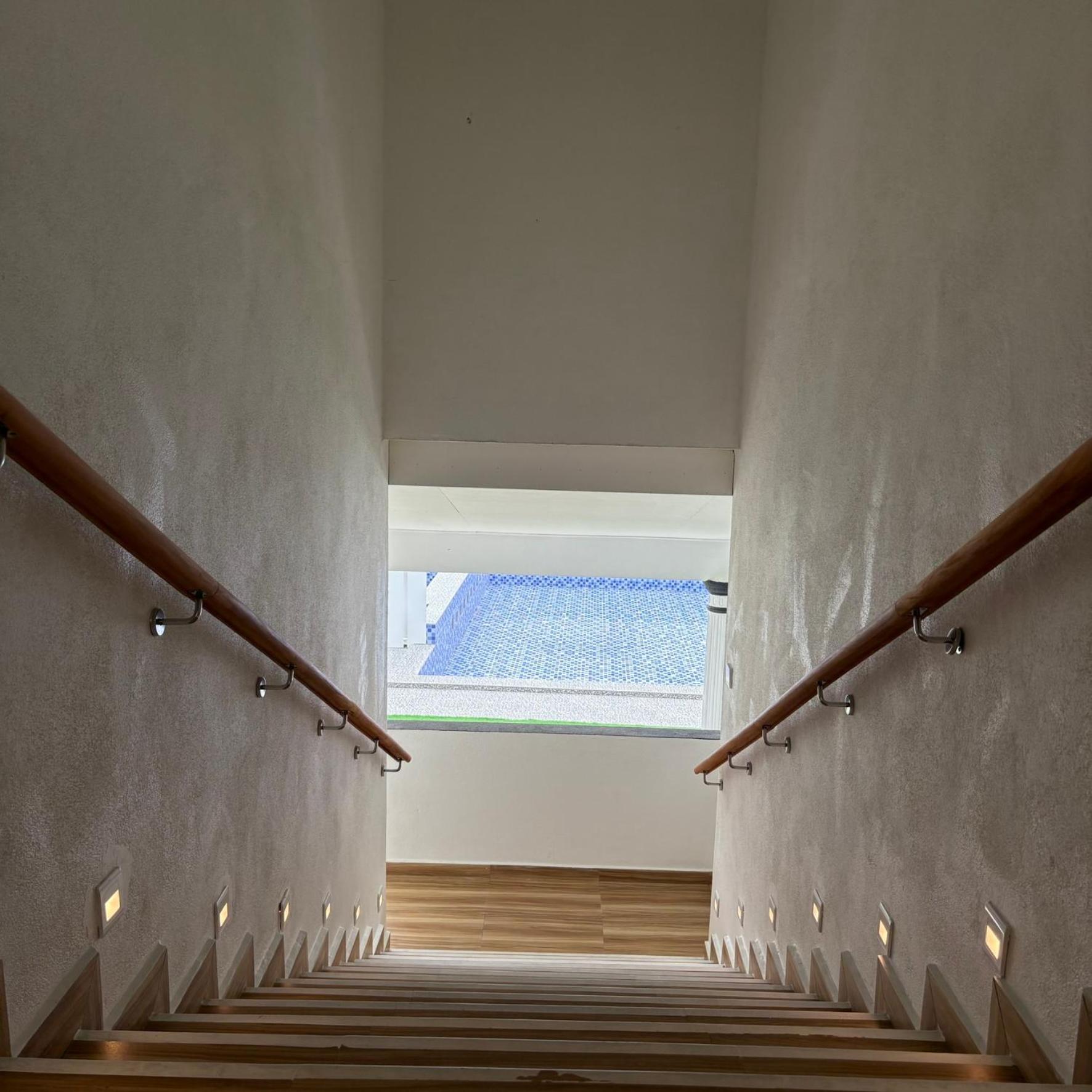 Eleven25 Roomstay Dungun Exteriör bild